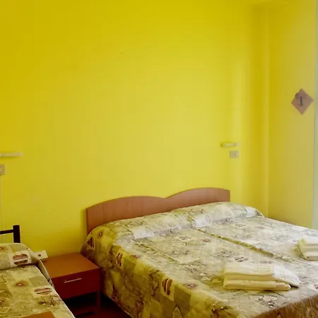 Casa Per Ferie Nostra Signora Tonfano מלון