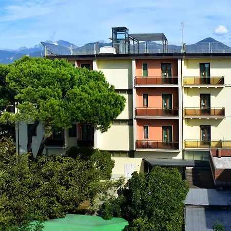 Casa Per Ferie Nostra Signora Tonfano Отель *